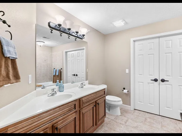 250 Lakewood Dr #5205 — Photo 21