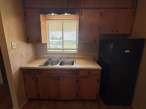 4th image of 2542 Lisenby Ave