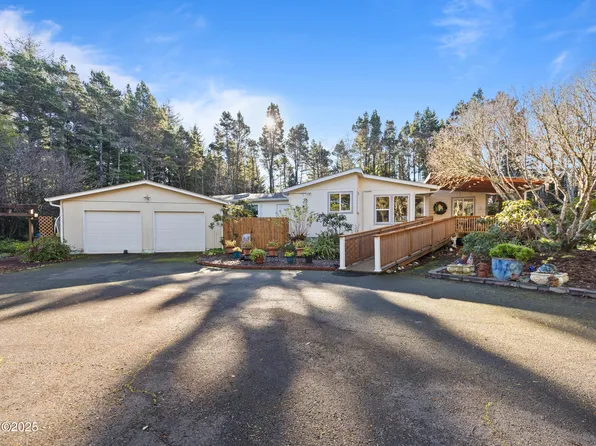 407 SE 127th Dr, South Beach, OR 97366