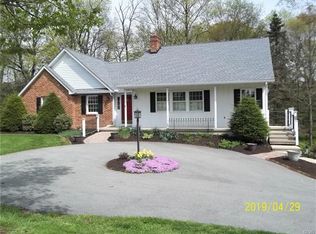 5939 Valley Rd, Slatington, PA 18080