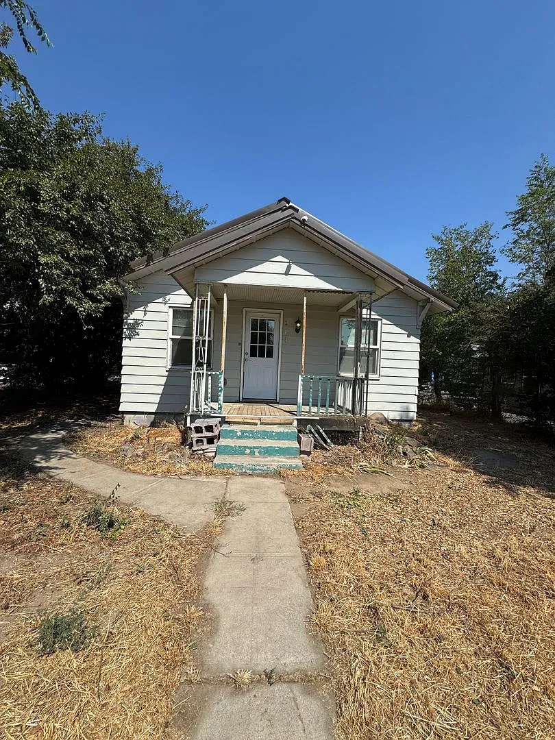 Non-refundable and security deposit total: $1300 — Photo 1