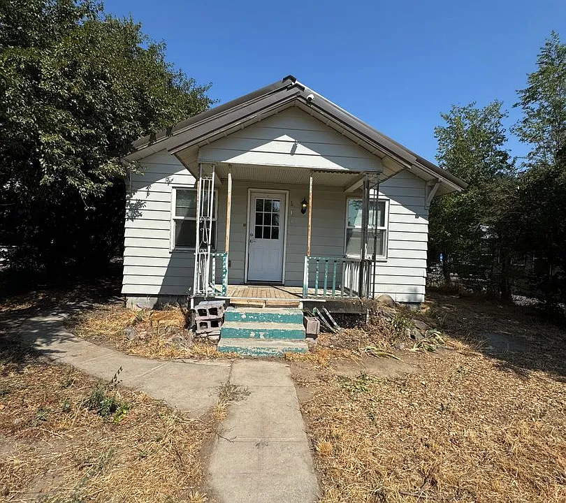 113 E Bartlett Ave