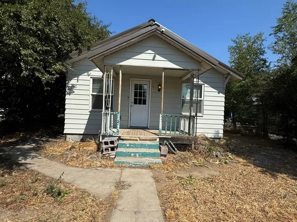 113 E Bartlett Ave, Selah, WA 98942