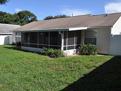 4th image of 931 Village Lake Dr N