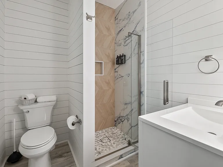 204 Sandstone St — Photo 16