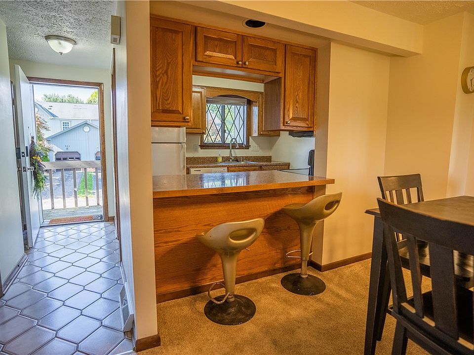 647 Sunset Cir, Cranberry Township, PA 16066 | Zillow