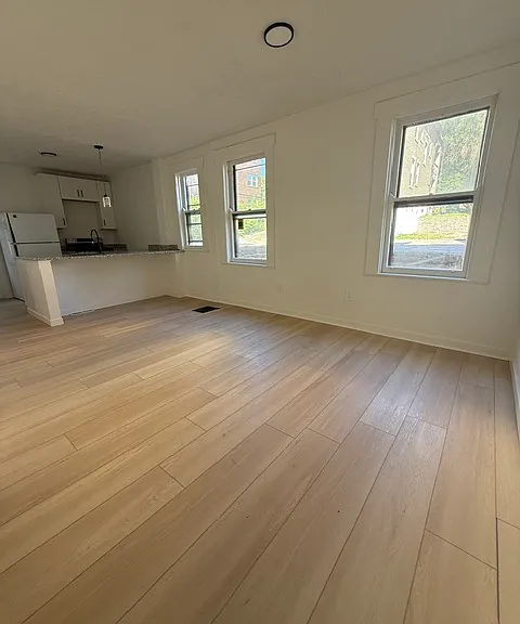 311 Hilton Pl #3 — Photo 3