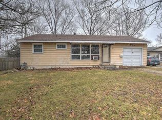 81 Madison Dr, Decatur, IL 62521