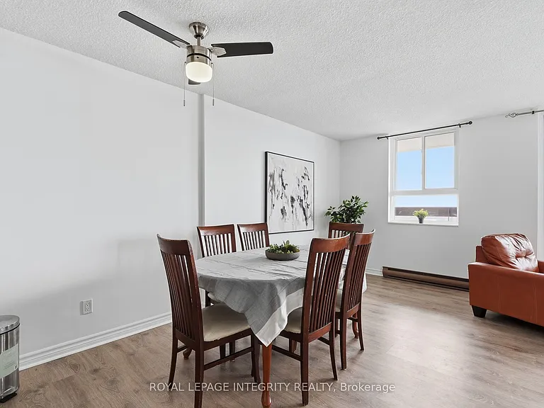2000 Jasmine Cres #1110 — Photo 12