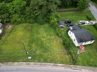 402 Bell Fork Rd, Jacksonville, NC 28540