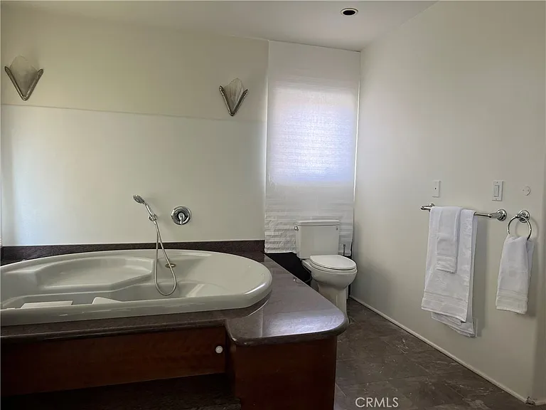 1569 Skyline Dr — Photo 18