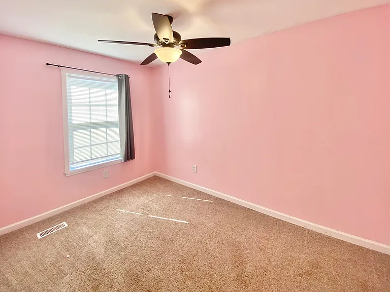 102 Petworth Dr — Photo 17