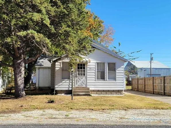 1914 Karo St, Pekin, IL 61554