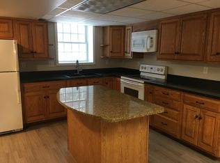 3 Bailey Pond Rd #B, New Boston, NH 03070