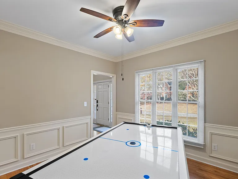 2293 Camden Dr SW — Photo 10