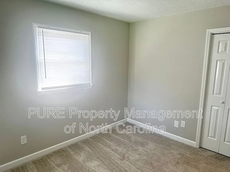 916 W 5th Ave #A — Photo 23