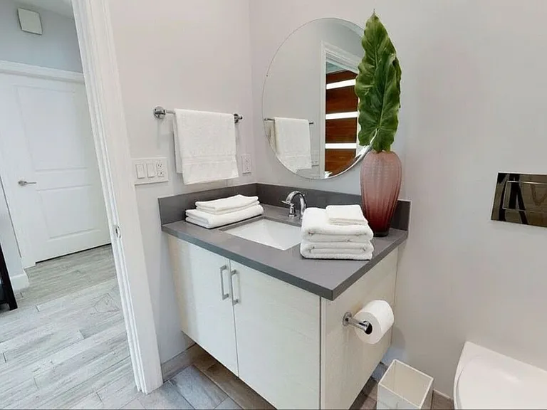 10331 La Grange Ave — Photo 14