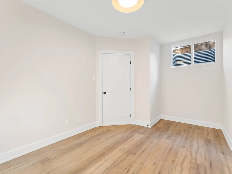 132 B Carillon St #B — Photo 7
