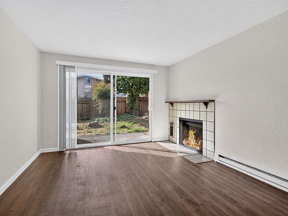 5th image of 912 N 96th St APT 326