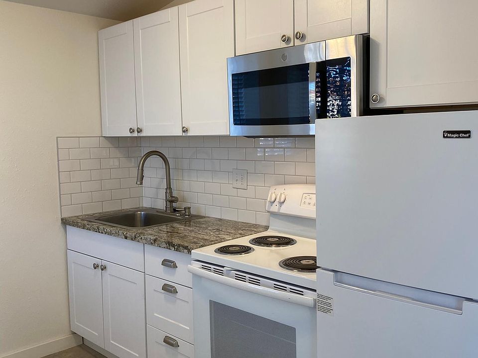 Brand new granite kitchen