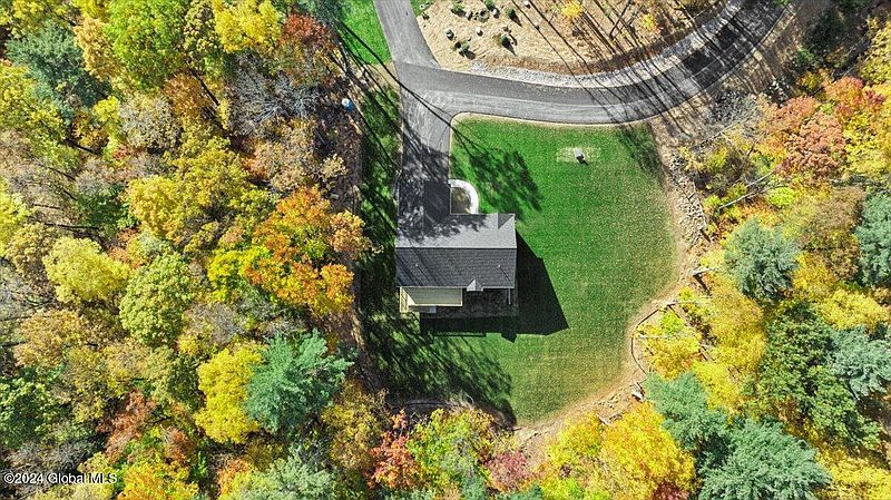 5th image of 454 Selfridge Road