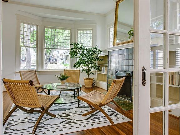 4th image of 110 N Winnetka Ave