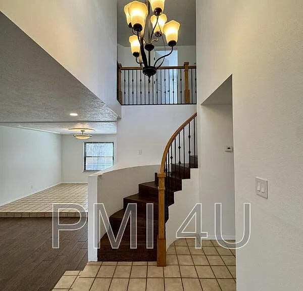 10412 La Paz Dr NW — Photo 5