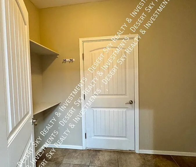 169 Oban Ct — Photo 10