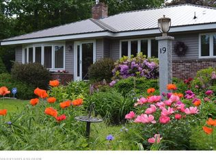 19 Merrymeeting Dr, Topsham, ME 04086