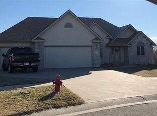 2810 SW Wexford Ct, Topeka, KS 66614