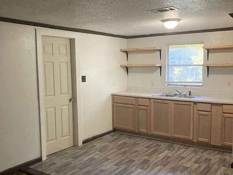356 Live Oak Ave — Photo 9