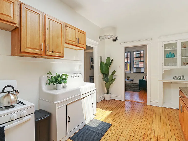 5220 N. Clark Street — Photo 9
