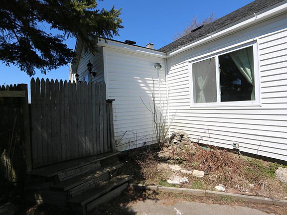 2nd image of 106 W 13th Ave