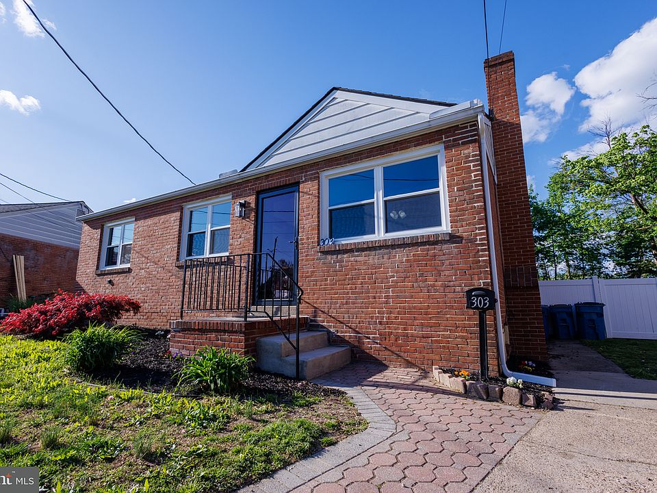 1st image of 303 Silverbrook Dr