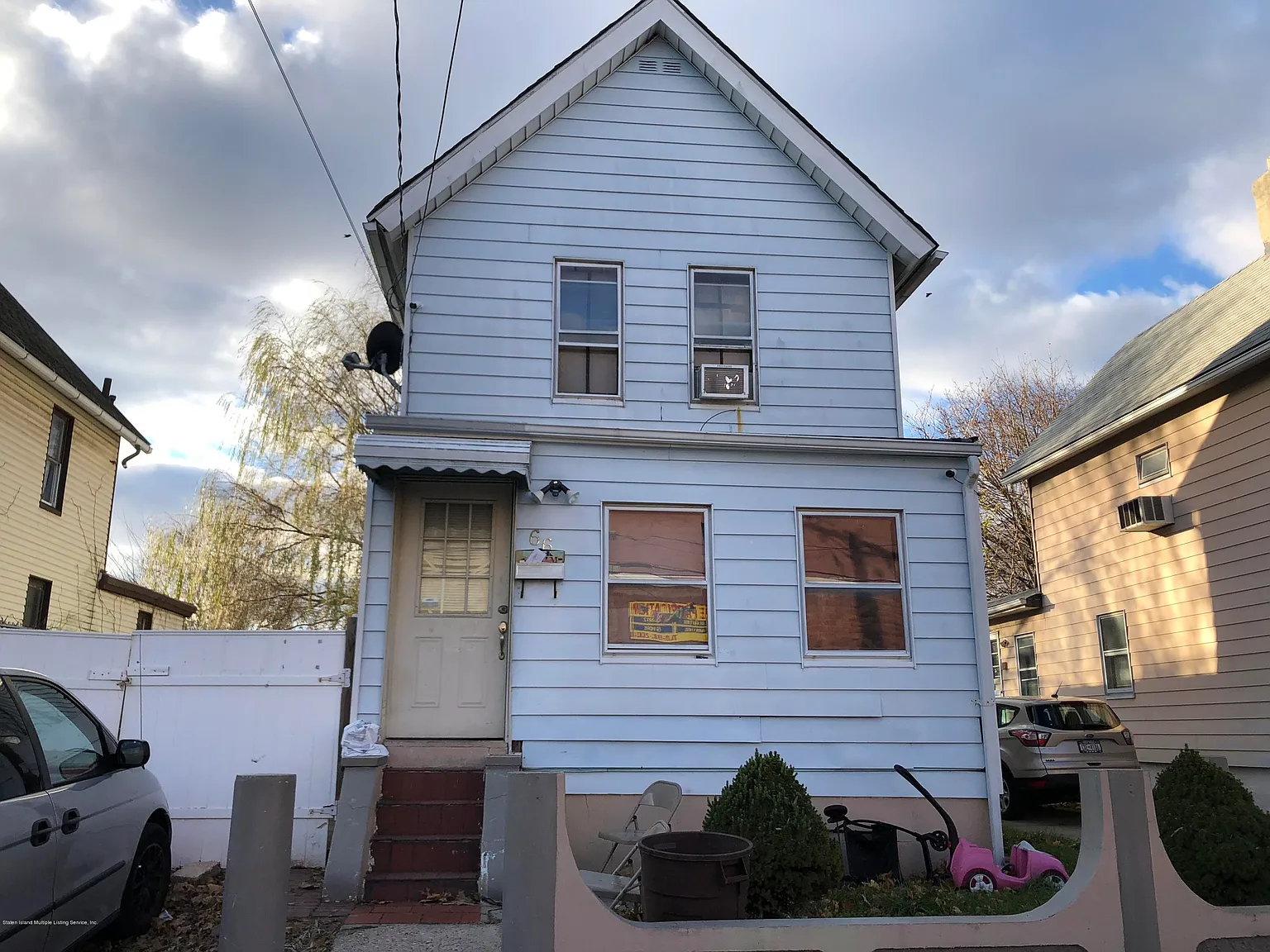 66 Housman Ave photo 1