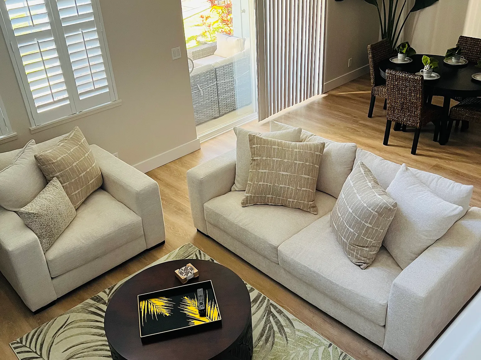 3 bed, 1625 sqft, $8,500 — Photo 2