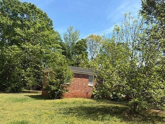 3rd image of 215 Glendale Rd