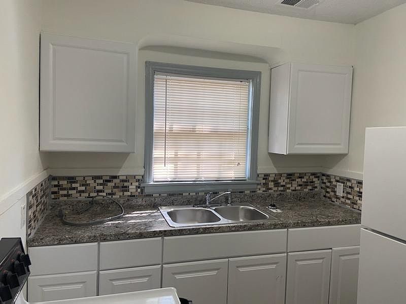 2nd image of 3128 Faxon Ave