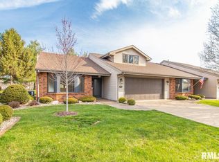 64 Prairie Village Pl #64, Morton, IL 61550