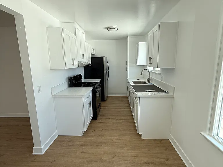20527 W Vanowen St — Photo 5