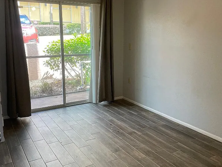 145 Oyster Bay Cir #150 — Photo 7