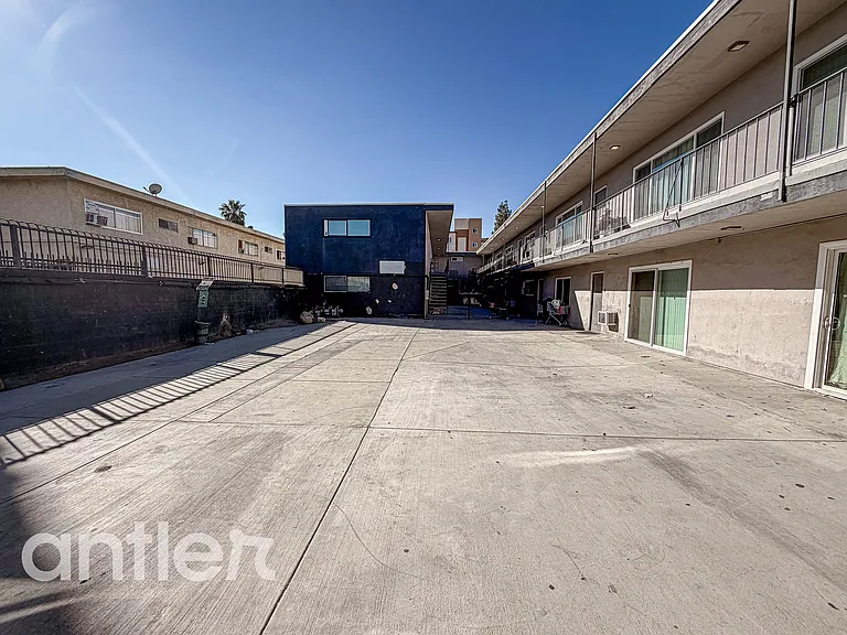 9013 Orion Ave #A23 — Photo 7