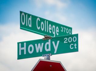212 Howdy Ct, Bryan, TX 77801