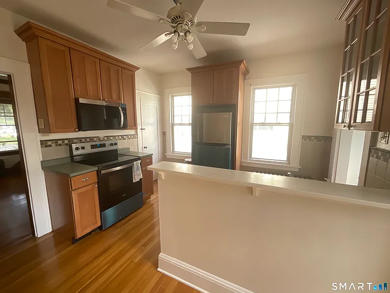 1127 W Broad St — Photo 15