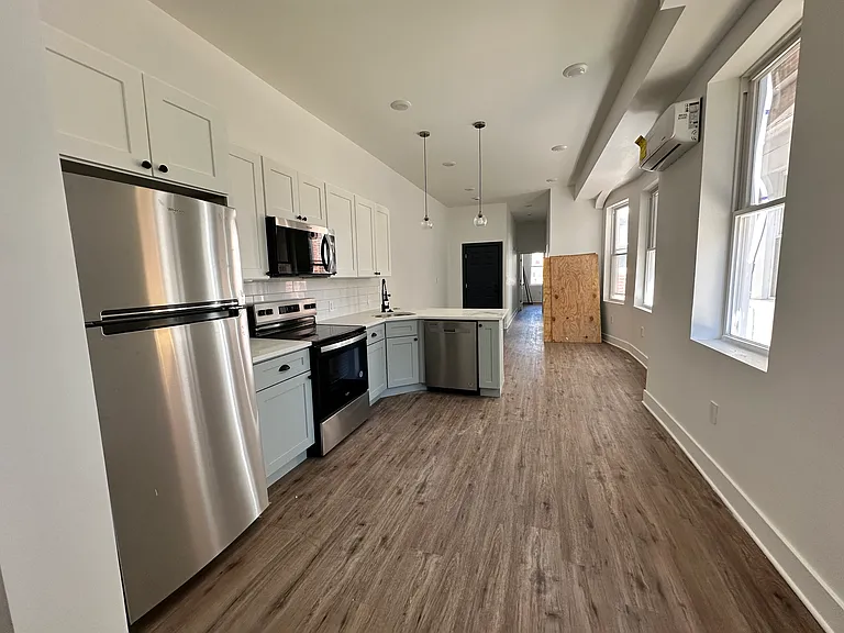 1240 W Allegheny Ave #1 — Photo 4