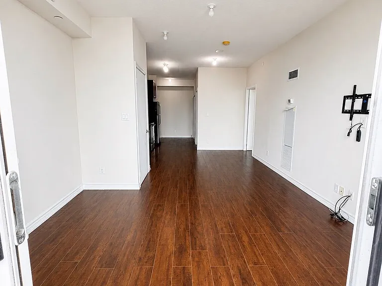 1328 Birchmount Rd #703 — Photo 2