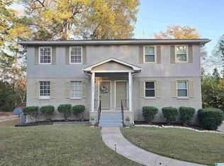 837 Linbard Ln, Vestavia, AL 35226