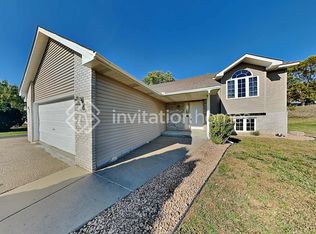 109 Sunrise Heights Cir, Buffalo, MN 55313