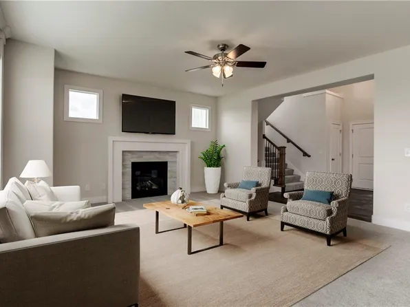 28400 W 161st Ter, Gardner, KS 66030