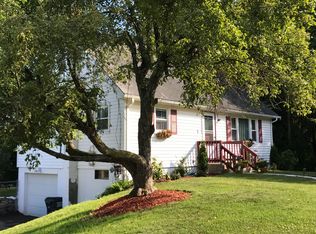 6 Renfrewshire Dr, Middletown, NY